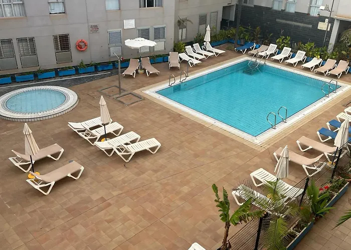 Acogedor Con Piscina Yedae